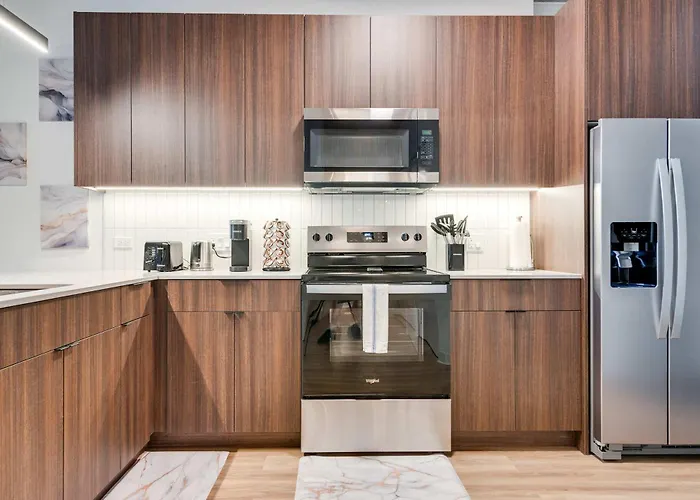 Wabash 4br - Pool Free In & Out Parking 6 *