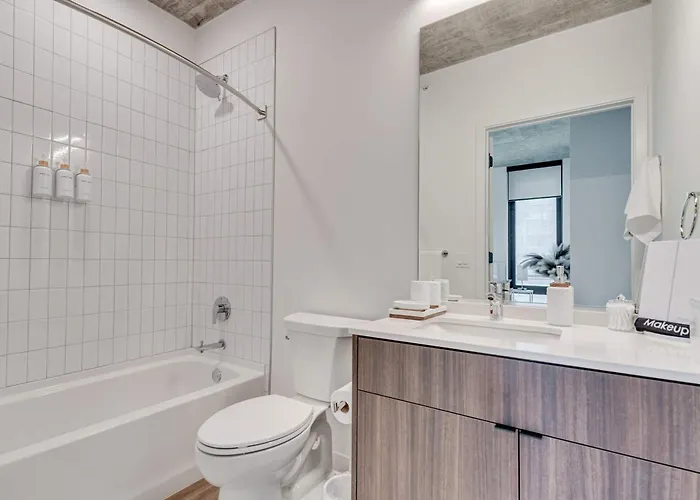 Wabash 4br - Pool Free In & Out Parking 6 * Chicago