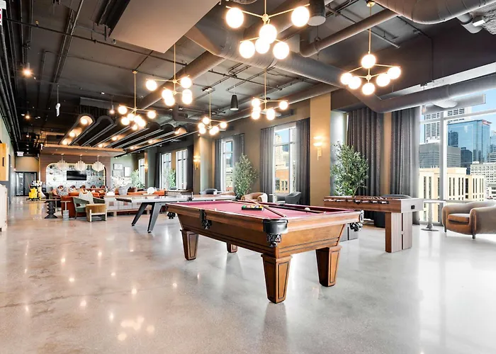 Wabash 4br - Pool Free In & Out Parking 6 *